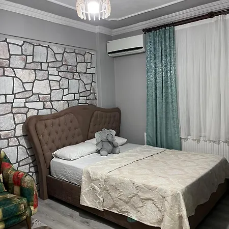 Apartament Yali *