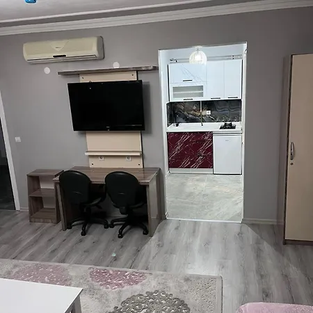 Apartament Yali *